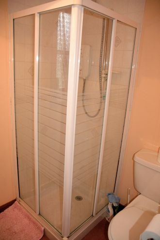 Click here for more information about the double bedroom with photos.